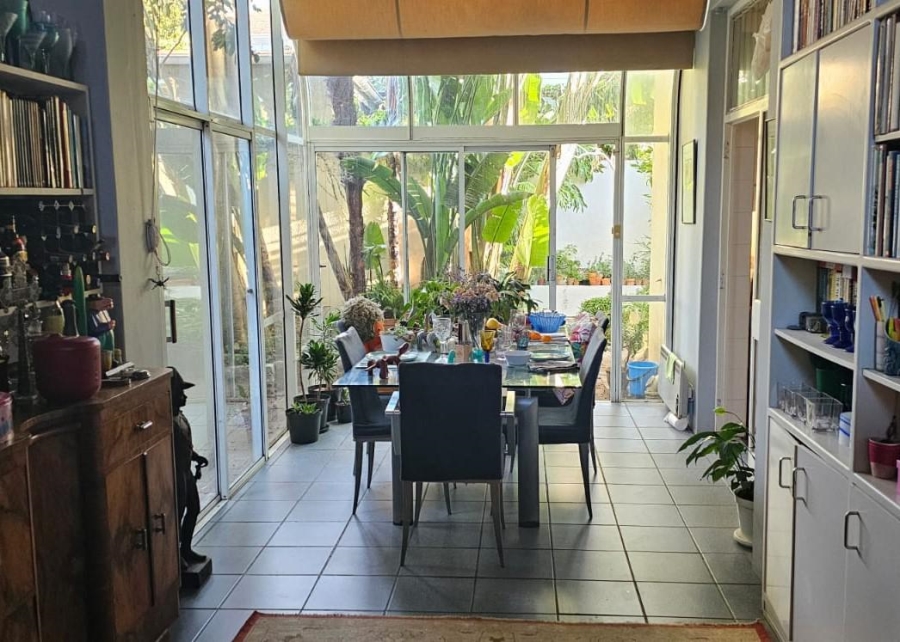 2 Bedroom Property for Sale in Tamboerskloof Western Cape